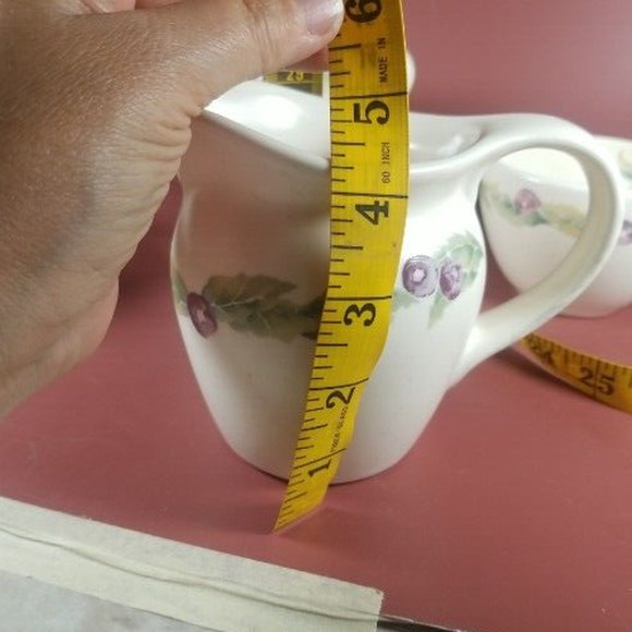 Pfaltzgraff Jamberry Coffee Cups and Saucer Plate Set of 4 with Creamer 9 Pc Lot - Picture 16 of 16